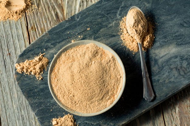 maca-powder-in-bowl-on-slate-title | 5 Foods to Increase Stamina
