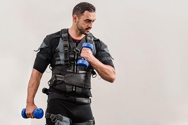 exercise with dumbbells-Improved Balance and Posture | 8 Amazing Ways A Weighted Vest Can Help Improve Your Workout