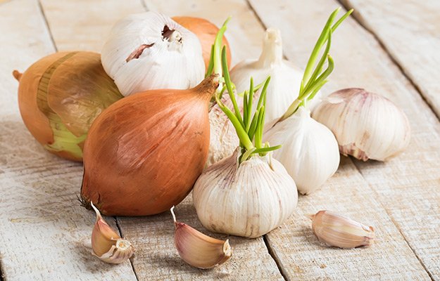 Onion and garlic | 8 Testosterone Killing Foods and 5 That Help Boost It