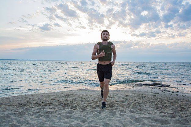 outdoor with weighted vest-Burn More Fat | 8 Amazing Ways A Weighted Vest Can Help Improve Your Workout